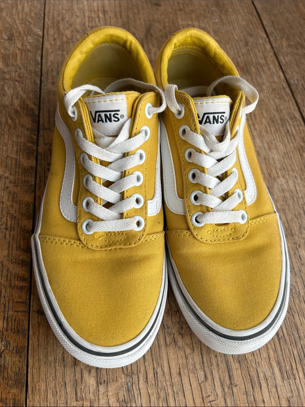 Vans Old Skool Women’s Yellow Mustard and White Canvas Low-Top Sneakers. Size 7.